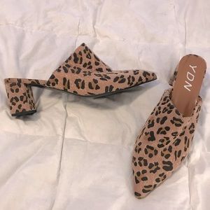 YDN faux cheetah fur heeled mule